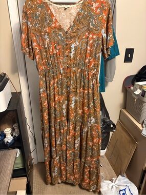 Ladies Paisley V-Neck Tiered Maxi Dress in Burnt Orange